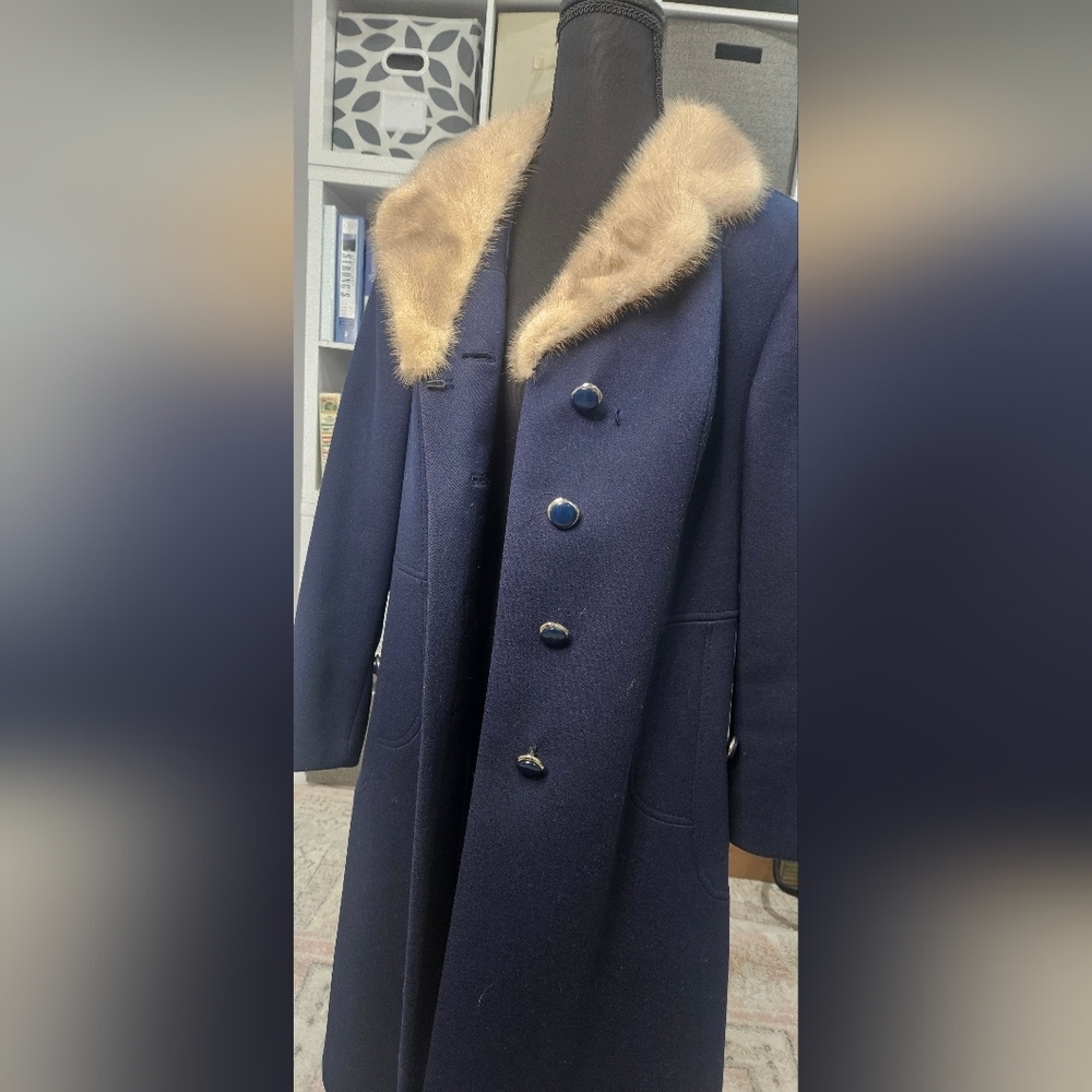 Vintage Navy Wool Coat with Fur Collar – by Sixth Sense –Made in Germany - Picture 16 of 16